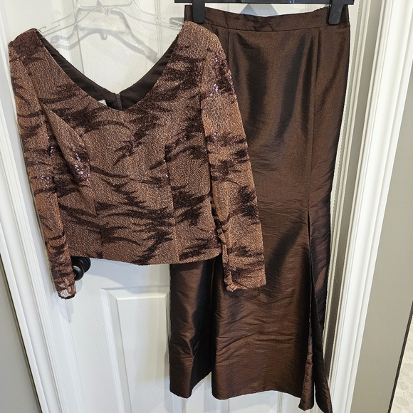 LORELLANA Couture Evening Gown (2- piece) - Picture 2 of 9